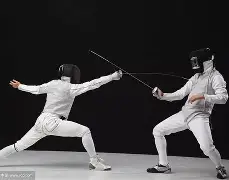 击剑预选赛掀起高潮，三湘巨龙队绝杀辽东迅豹队，老将里程碑之夜——反击锐度十足-爱游戏